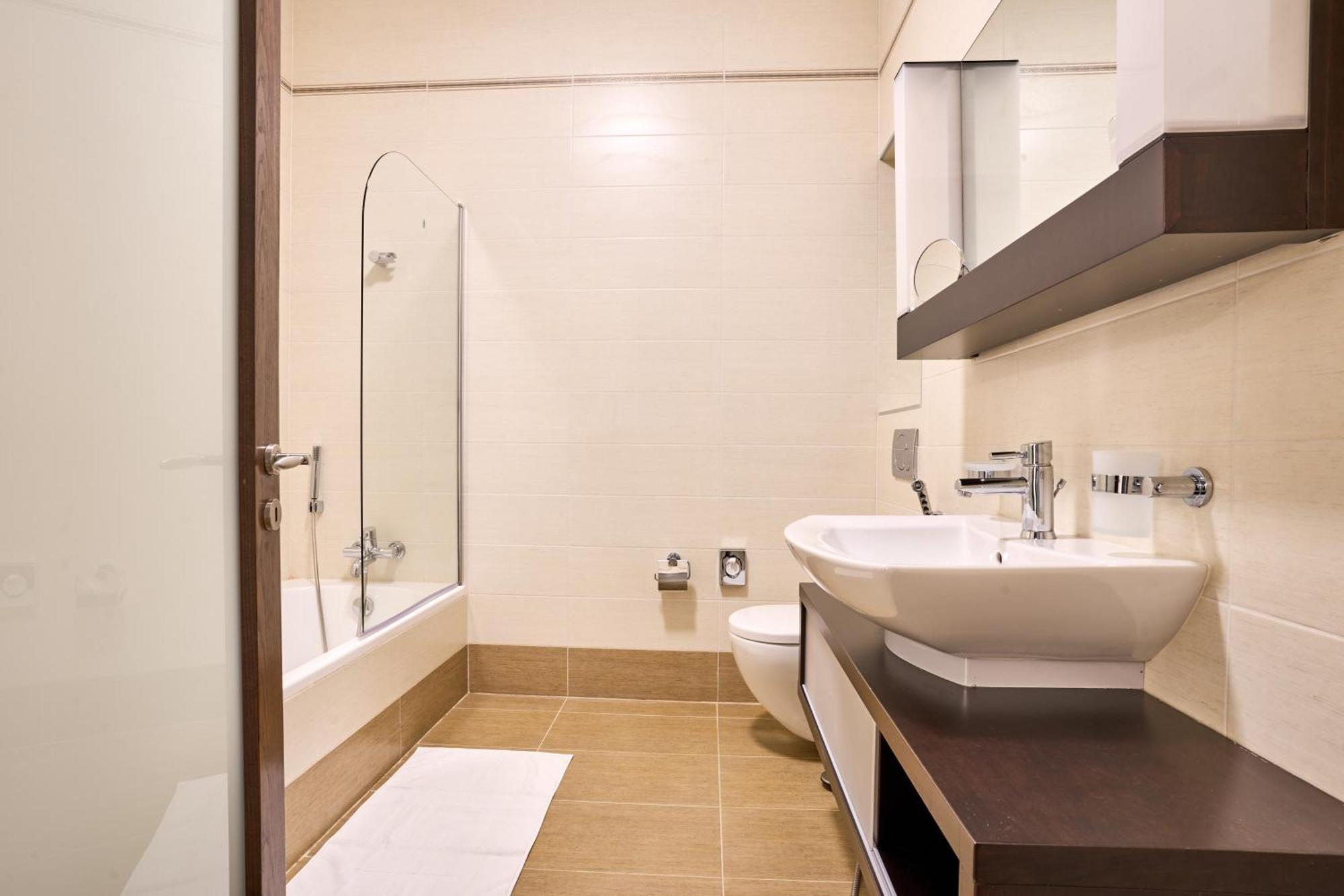 Stunning 3-Bedroom Seaview Retreat In Fort Cambridge Sliema Eksteriør bilde
