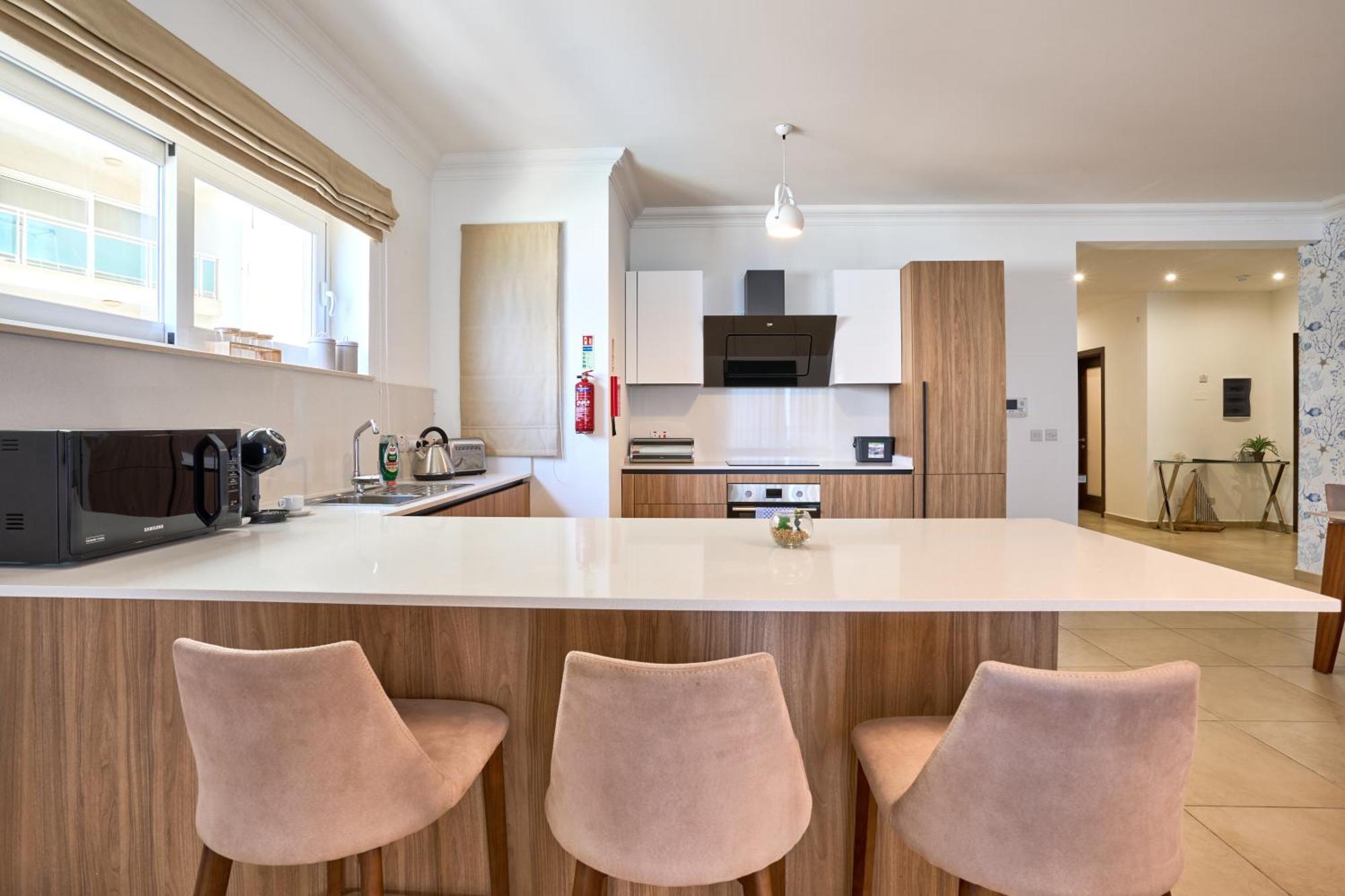 Stunning 3-Bedroom Seaview Retreat In Fort Cambridge Sliema Eksteriør bilde