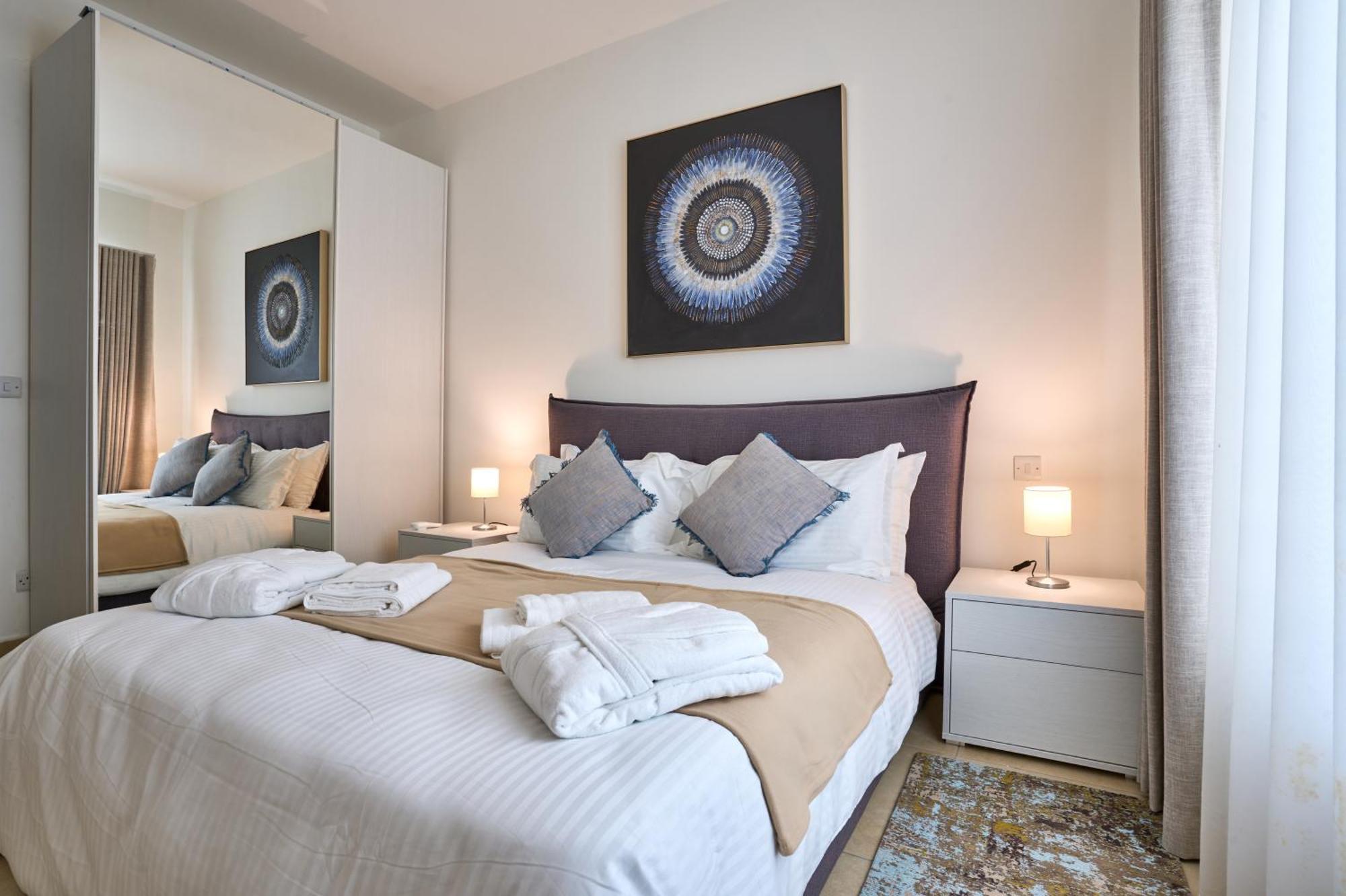 Stunning 3-Bedroom Seaview Retreat In Fort Cambridge Sliema Eksteriør bilde