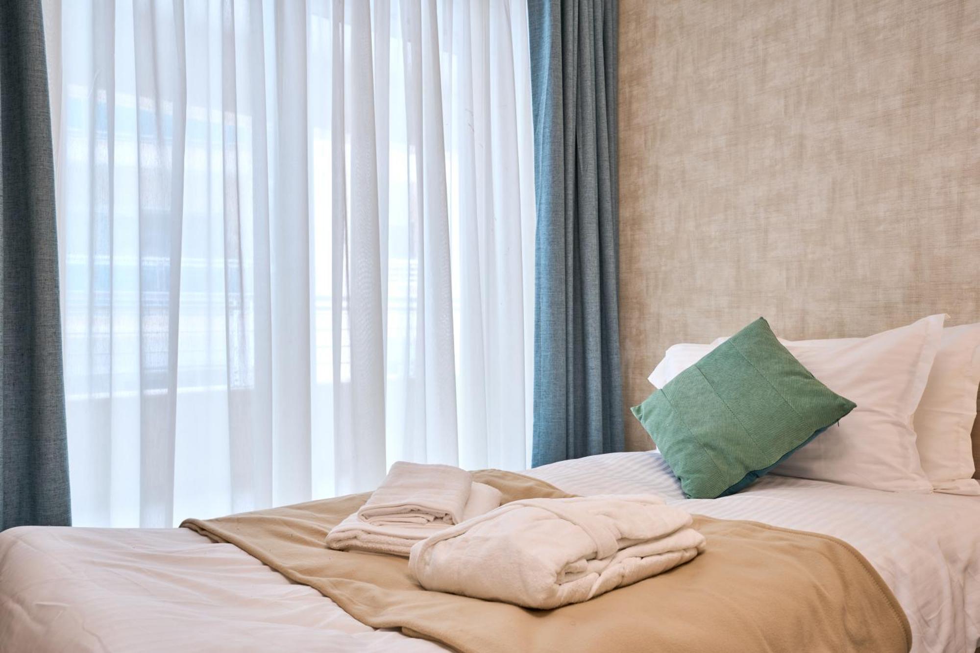 Stunning 3-Bedroom Seaview Retreat In Fort Cambridge Sliema Eksteriør bilde