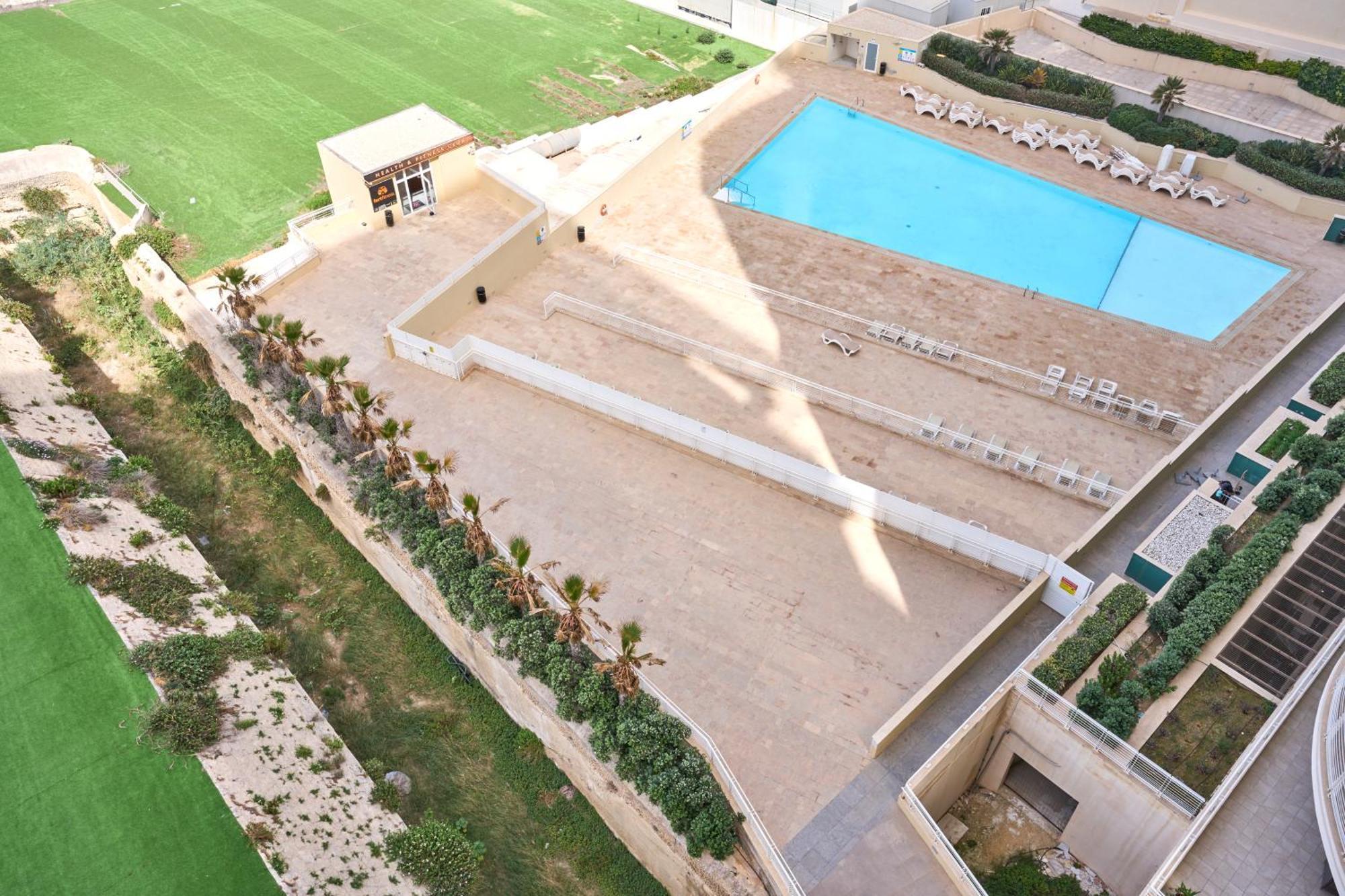 Stunning 3-Bedroom Seaview Retreat In Fort Cambridge Sliema Eksteriør bilde