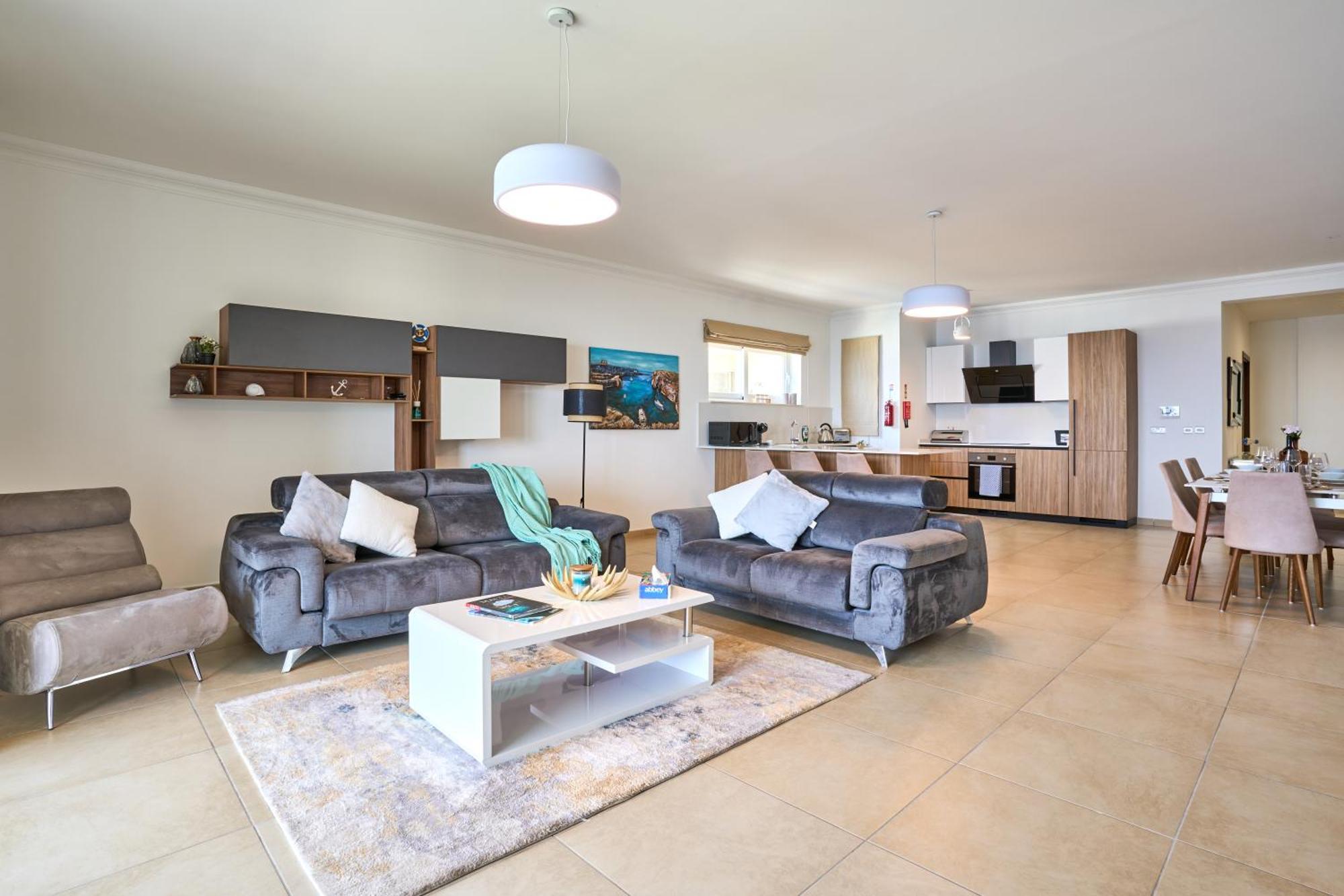 Stunning 3-Bedroom Seaview Retreat In Fort Cambridge Sliema Eksteriør bilde